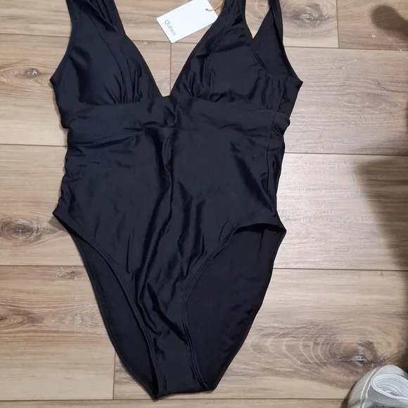 Quince Italian Plunge One-Piece Swimsuit Black M NWT - Picture 3 of 5